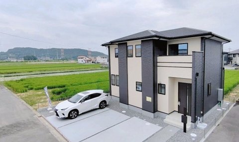 岡山市北区尾上Ⅰ期～２面バルコニーや書斎を取り入れた上質なデザイン～