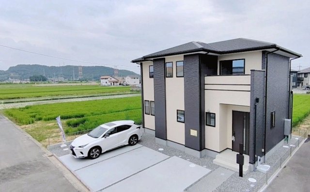 岡山市北区尾上Ⅰ期～２面バルコニーや書斎を取り入れた上質なデザイン～